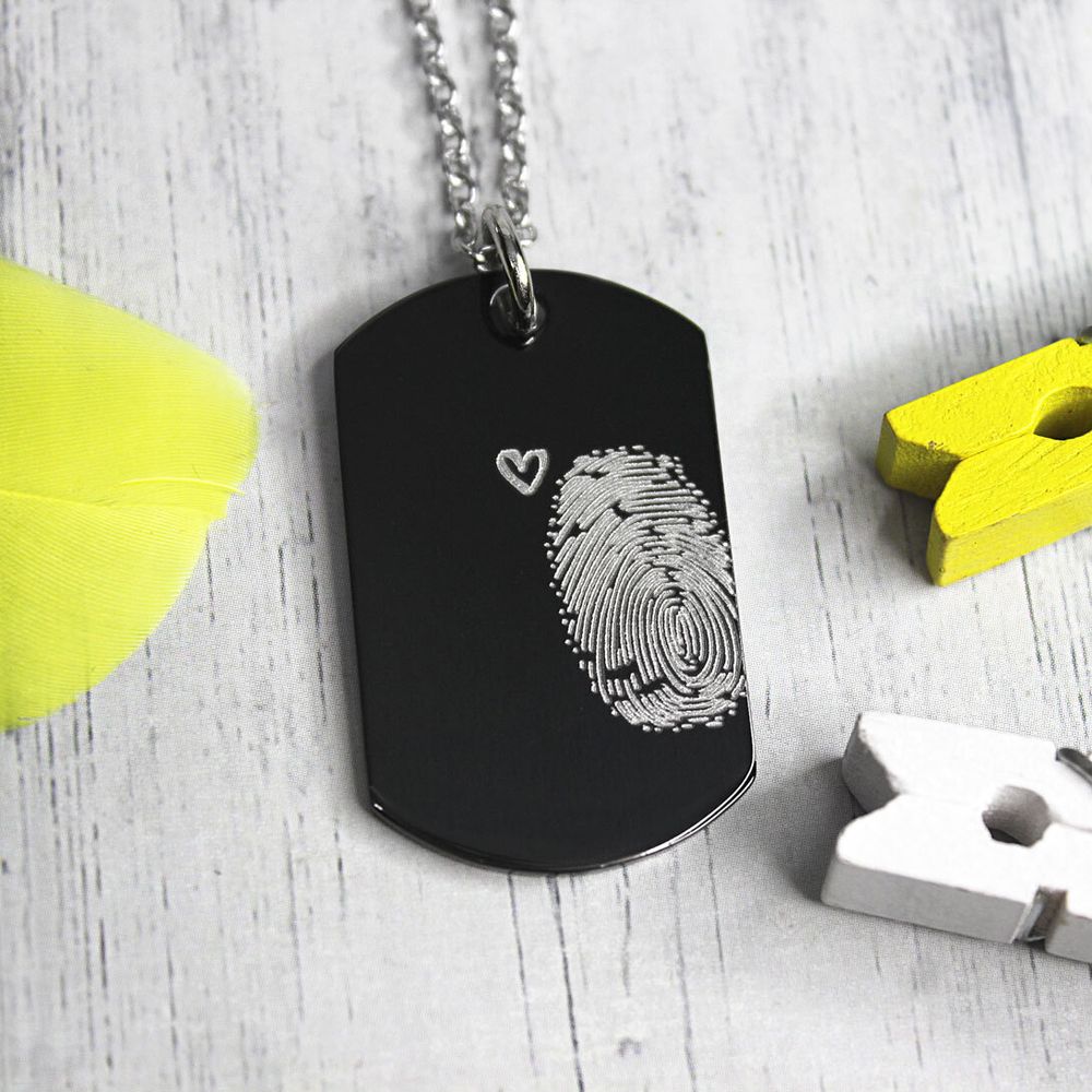 Чёрный жетон мини с гравировкой отпечатка пальца на заказ