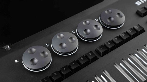 Цифровая консоль управления - Exell Lighting EXLCONSOL4