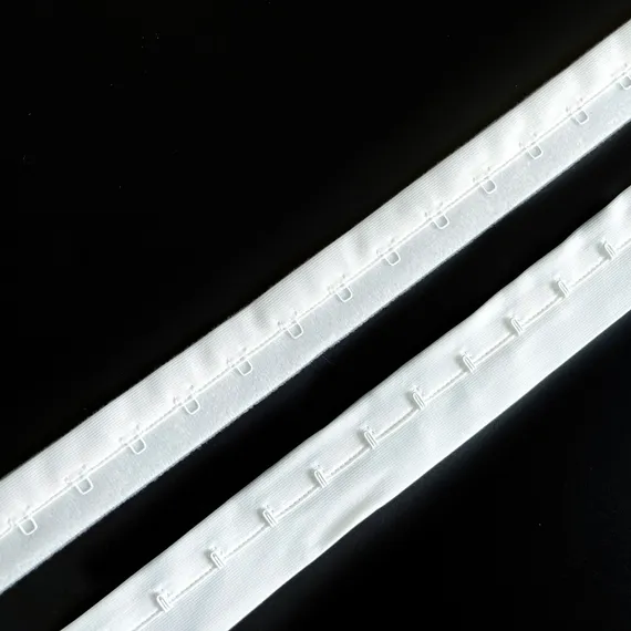 Крючки на ленте однорядные белые