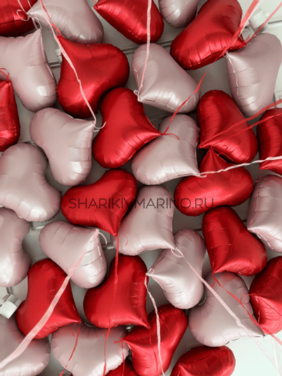 Фольгированные сердца под потолок