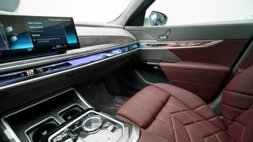 BMW 7 серии 760i xDrive, 2023