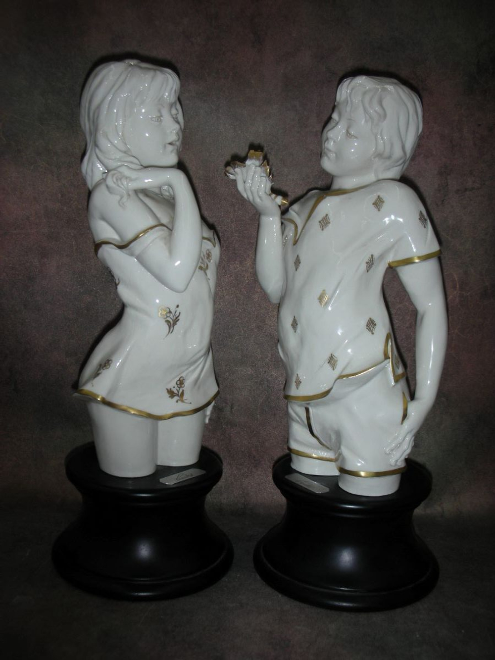 Статуэтка. Фарфор. Очарование. Capodimonte. Италия