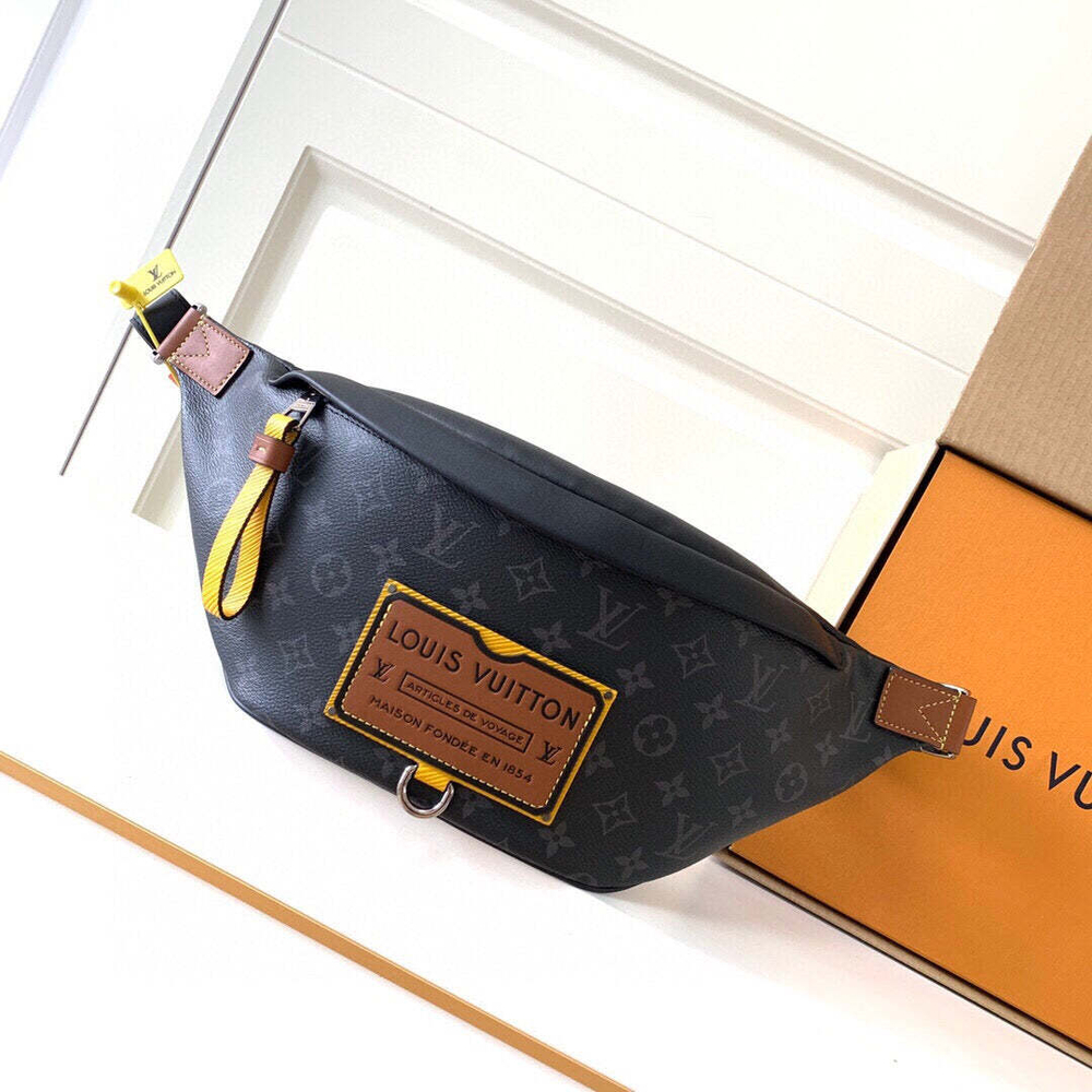 Louis Vuitton Discovery Bumbag
