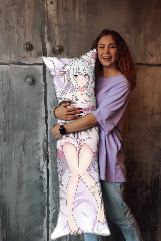 Дакимакура Эмилия