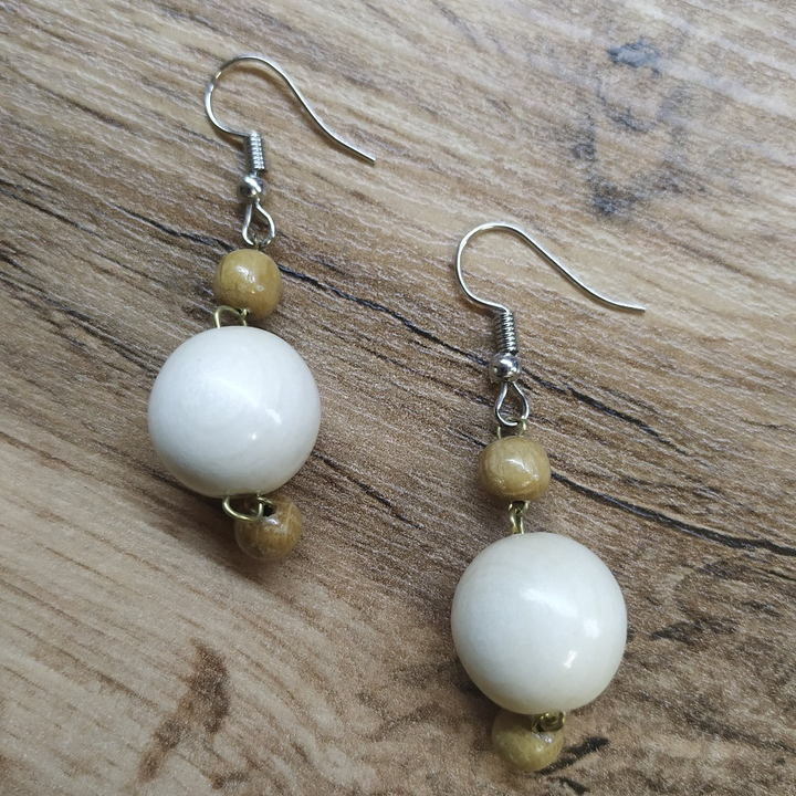 Серьги Снежок, дерево, цвет светлый, 15x30 мм