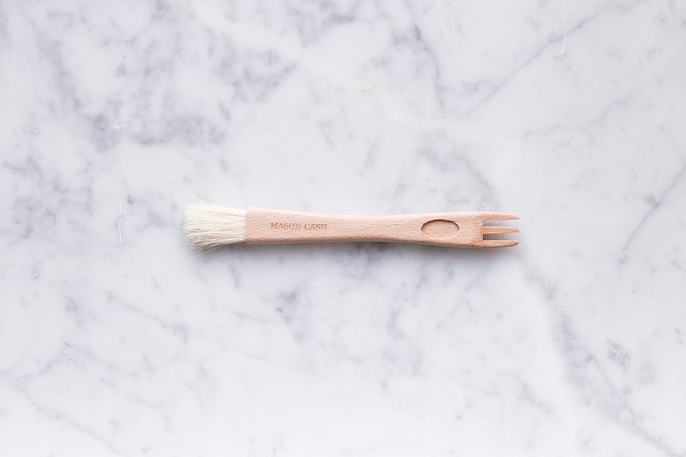 Кисточка кулинарная с вилкой innovative kitchen