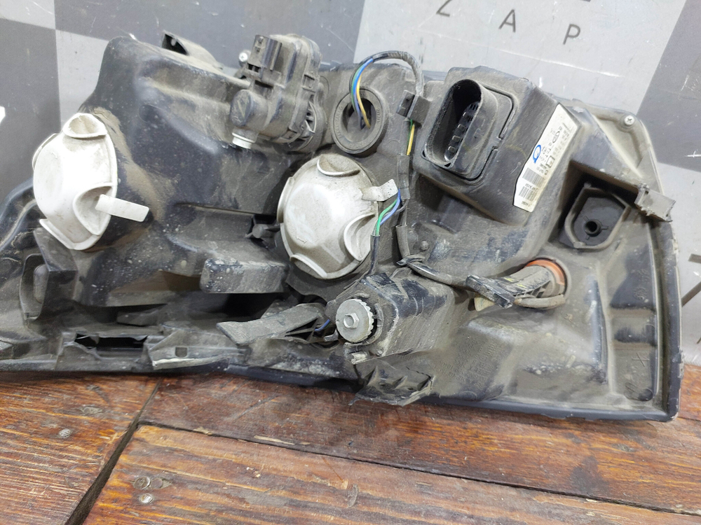 Фара правая с дефектом LADA Vesta 15-22 Б/У Оригинал 8450006952