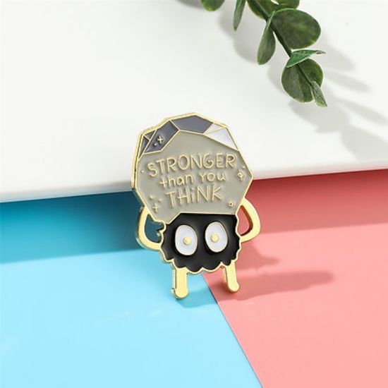 Значок металлический Хаяо Миядзаки "Унесенные призраками. Уголек", 2,5х3см