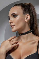 Чокер с шипами кожа черный