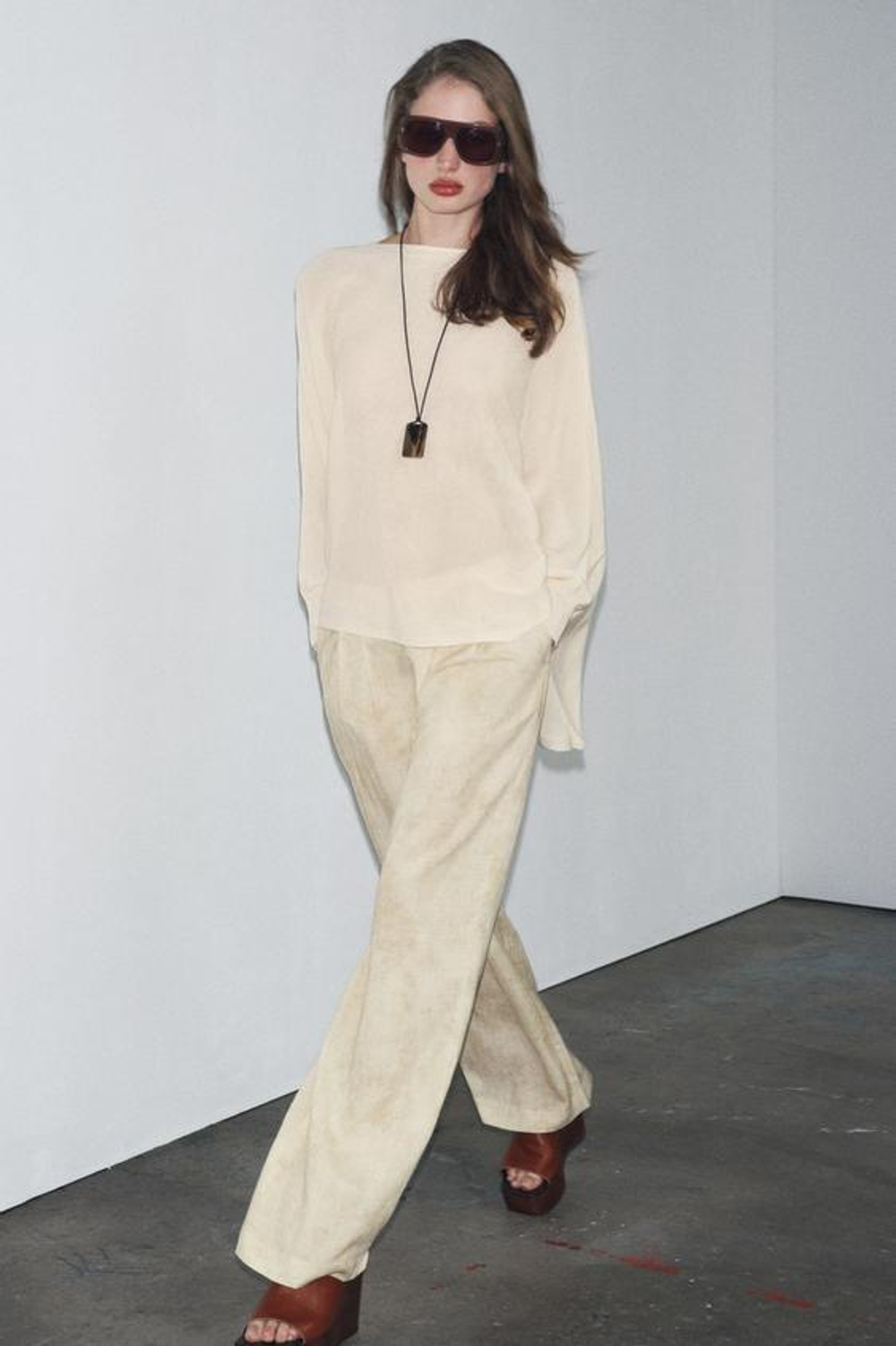 ZARA БРЮКИ С ЗАЩИПАМИ — ZW COLLECTION, ЭКРЮ