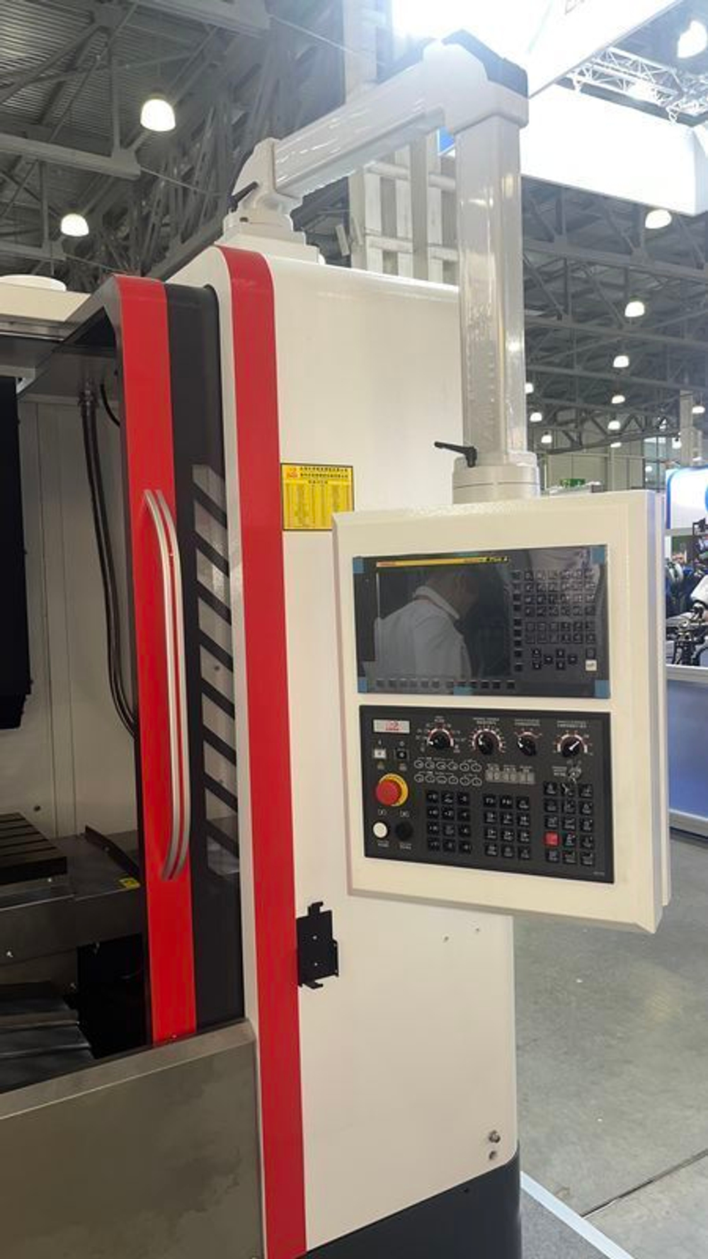 Вертикальный фрезерный обрабатывающий центр B-Power LV-1160 10000