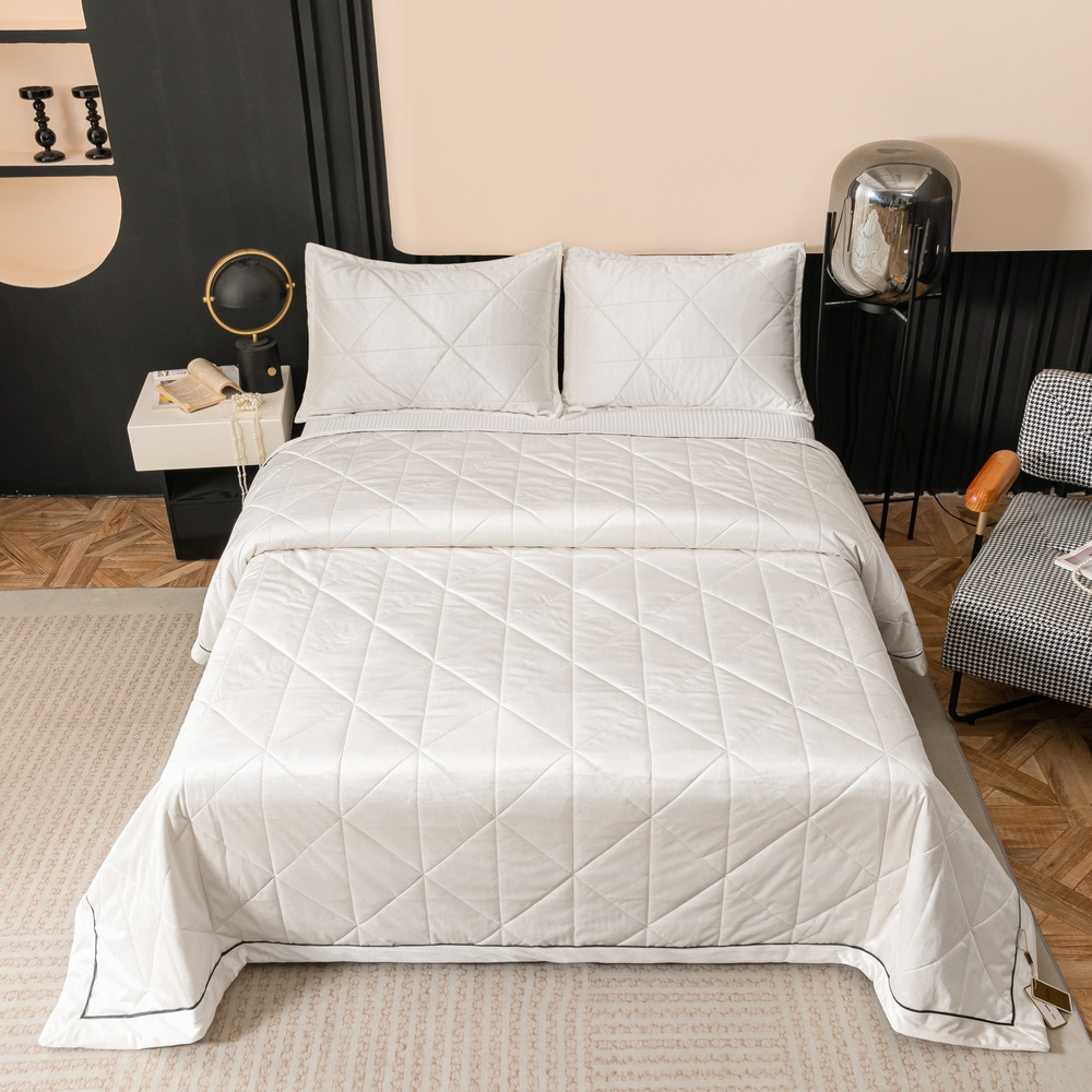 Велюровое покрывало в клетку с наволочками OVL032