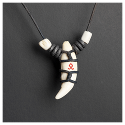 Амулет «Клык вожака»