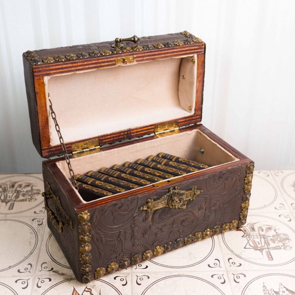 Антикварное издание: «Abrégé De L’histoire Universelle