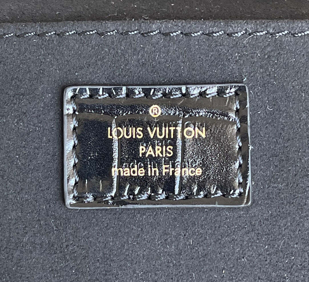 Louis Vuitton Petit Sac Plat