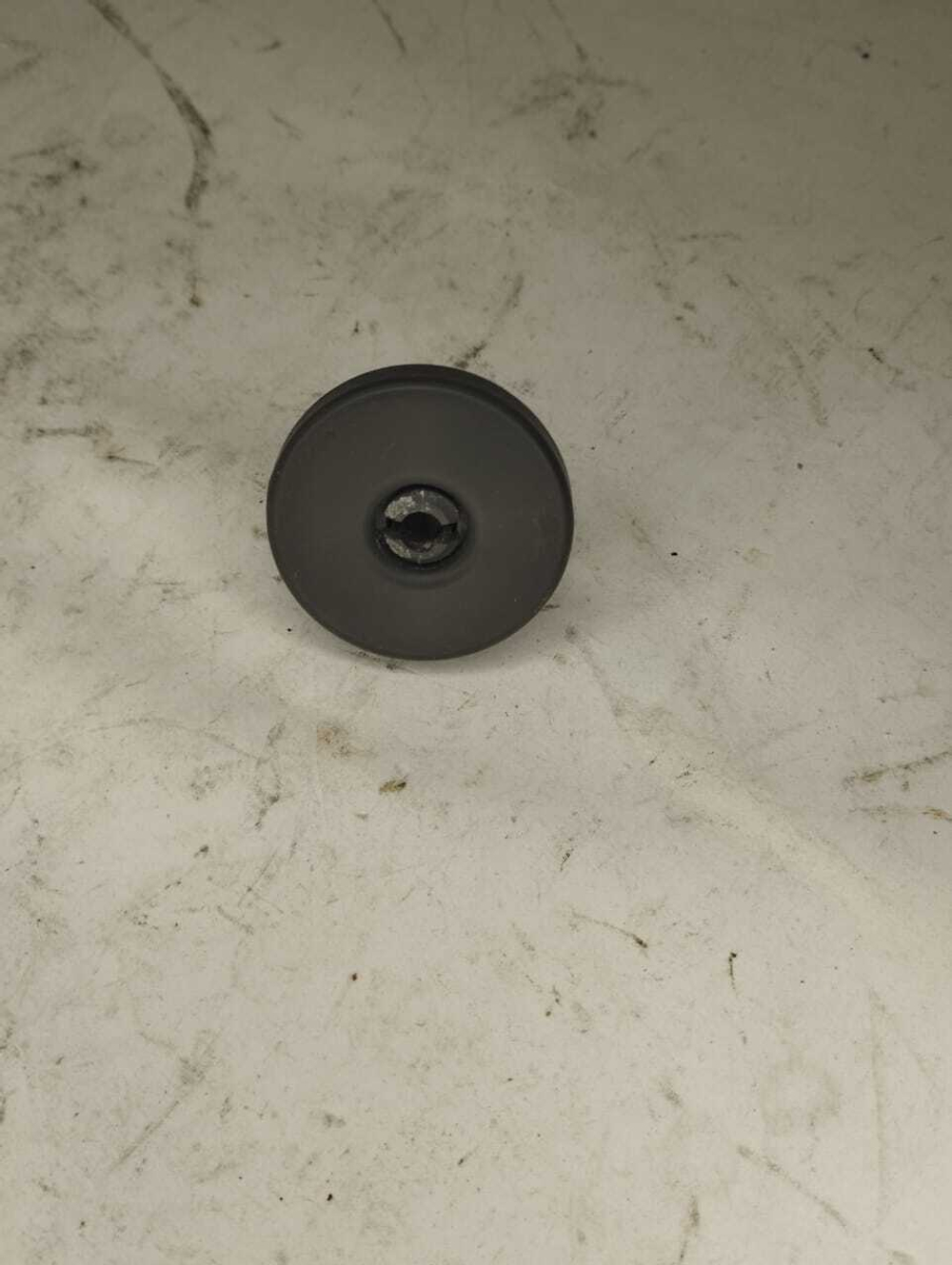 Ролик нижней корзины для посудомоечной машины Electrolux 50286965004 б/у