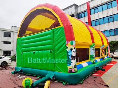 Коммерческий надувной батут "Мульти зверята" с крышей, 10*6*6 м