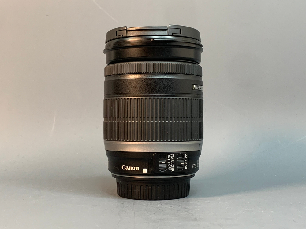 Canon EF-S 18-200mm 3.5-5.6 IS