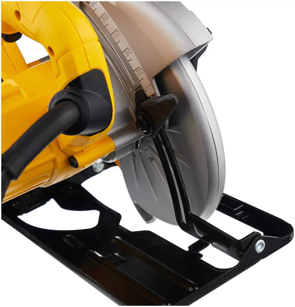 Дисковая пила DeWALT DWE560K-QS