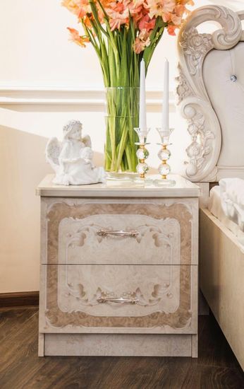 Тумба прикроватная ПАТРИСИЯ корень крем глянец