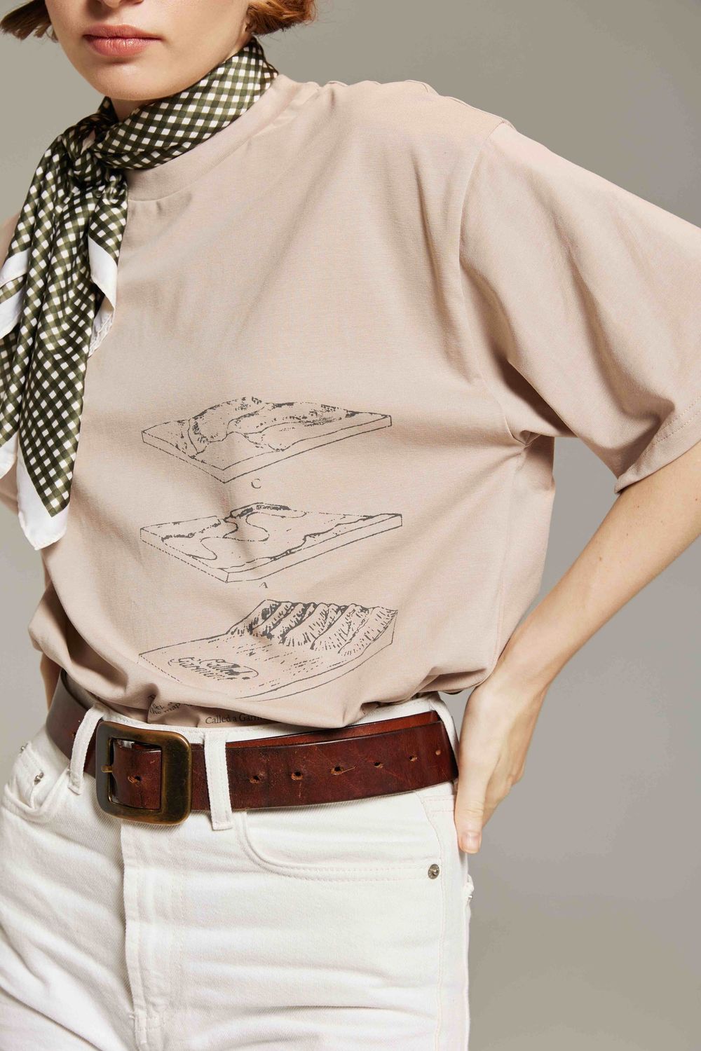 Футболка Called a Garment Diagram Какао