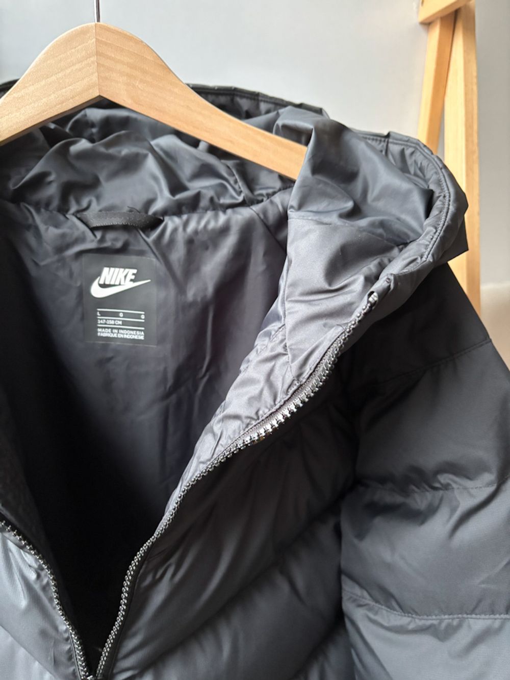 Новая утепленная куртка Nike, 152