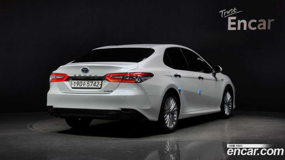Toyota Camry (XV70) 2.5 XLE Hybrid (08.2019)