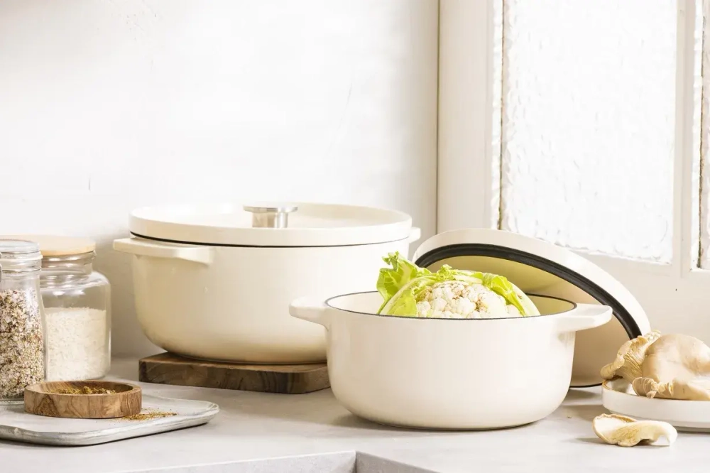 KitchenAid Чугунная кастрюля 22 см 3,3 л крем