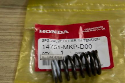 14751-MKP-D00. SPRING, VALVE OUTER