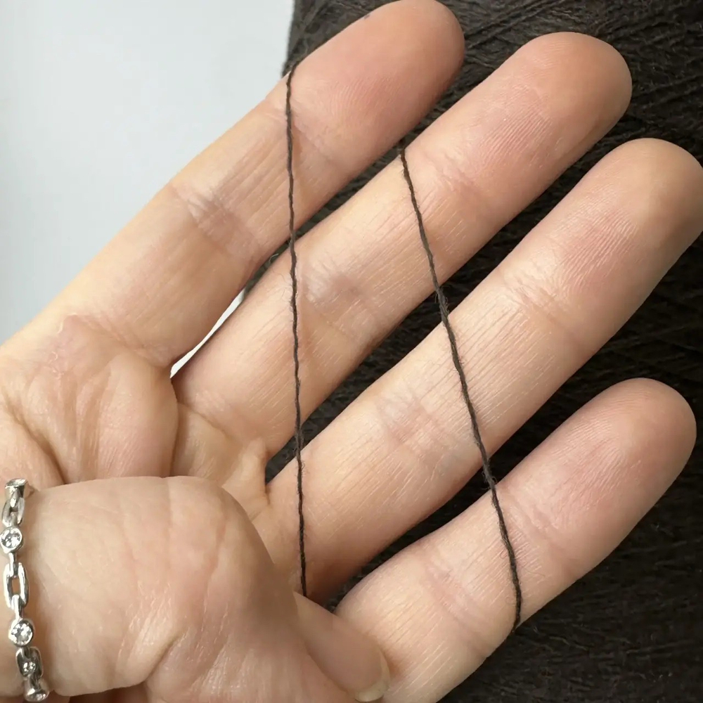 MATIS - Linsieme; 90% меринос, 10% кашемир; 1500м/100гр; col. 4319, цвет: темно-коричневый; S703