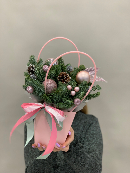 Букет цветов Елка в сумке (пудра)