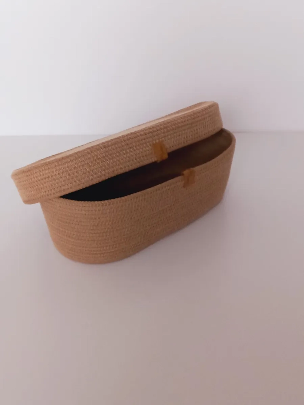 Корзина плетеная для хранения с крышкой