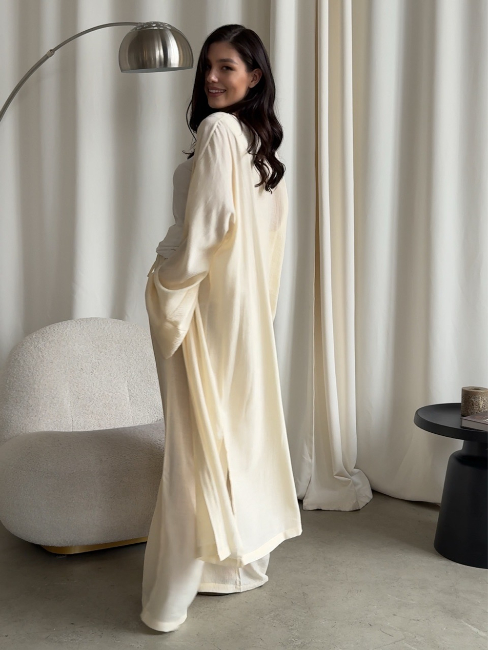 Комплект вискозный, широкие брюки и длинная накидка