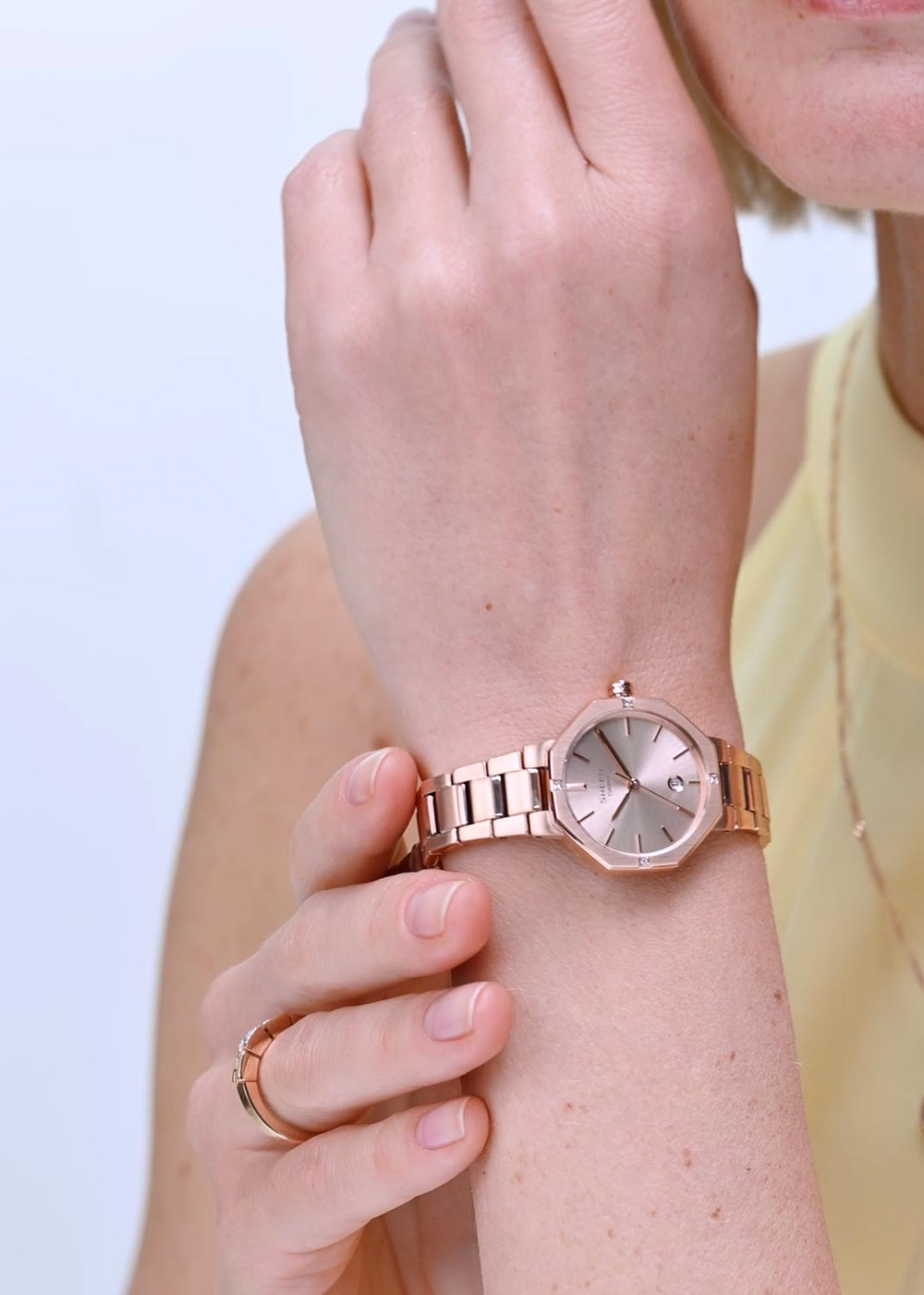 Часы Casio SHE-4543PG-4A