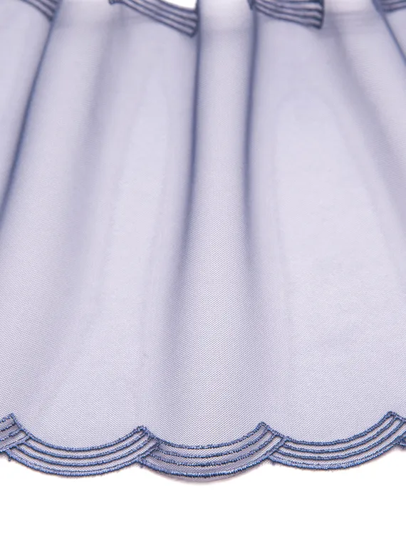 05-92 Вышивка на неэл. сетке 18 см, темная лаванда