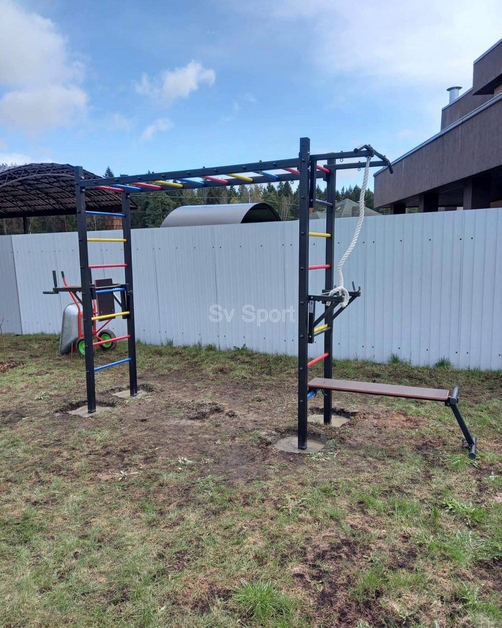 Монтаж уличной шведской стенки Sv Sport Рукоход (4 вертикальных столба)