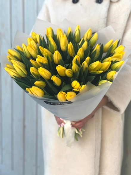 Жёлтые тюльпаны в весеннем букете от Флора Маркет