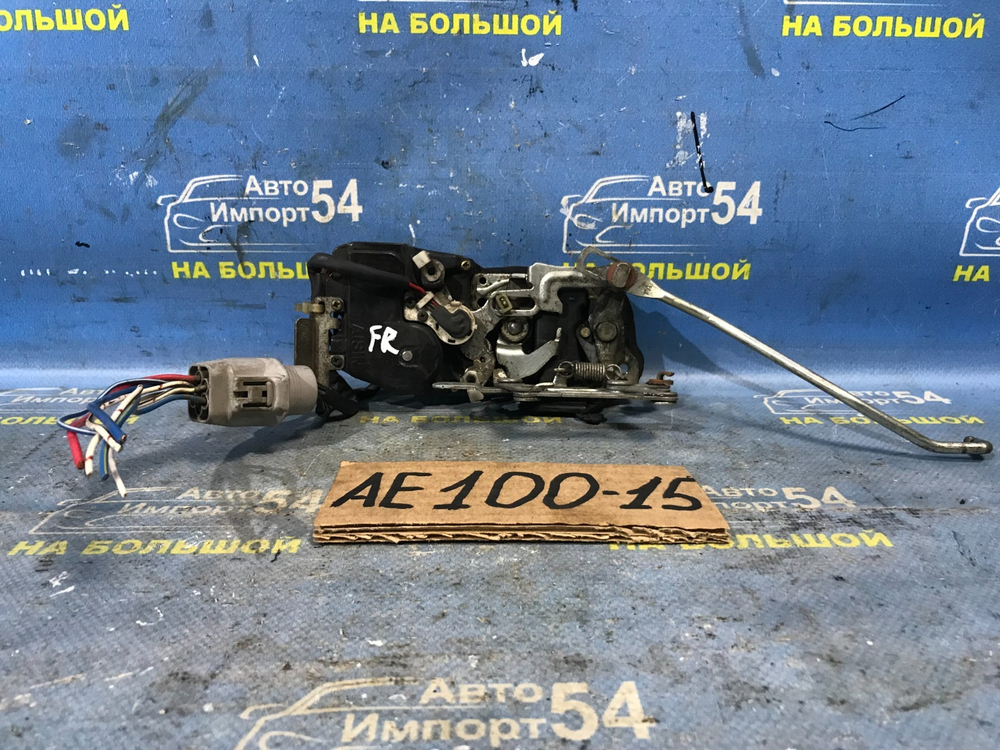 Замок двери передней правой TOYOTA SPRINTER 1992