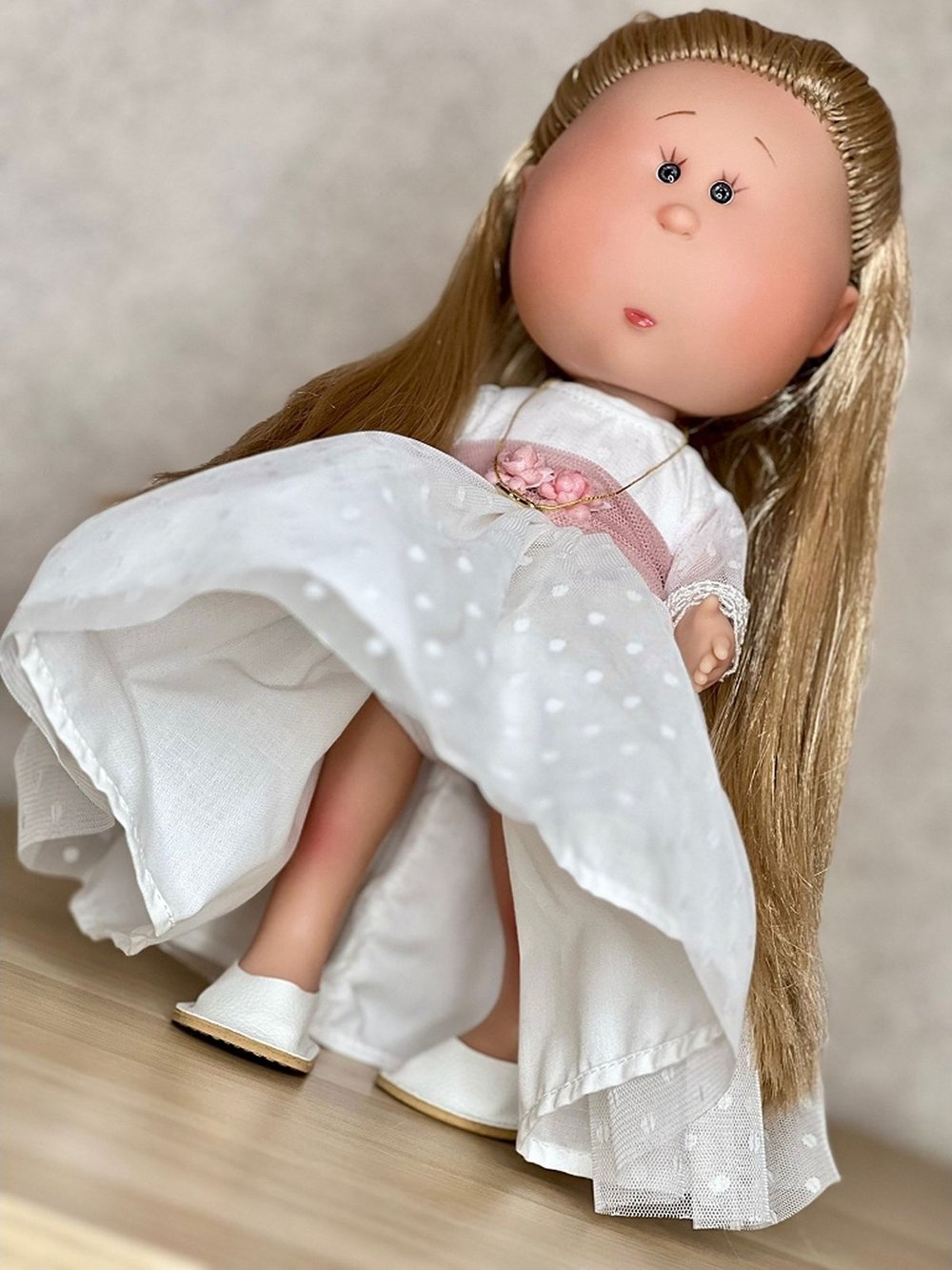 Кукла Nines виниловая 30см MIA CASE (3418)