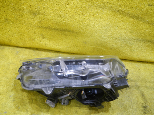 Битая Фара левая Toyota Rav 4 CA40 (2015-2019) LED
