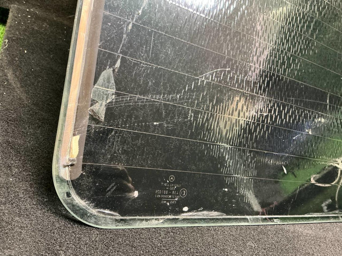 Стекло крышки багажника Mercedes G W463 (08-18)