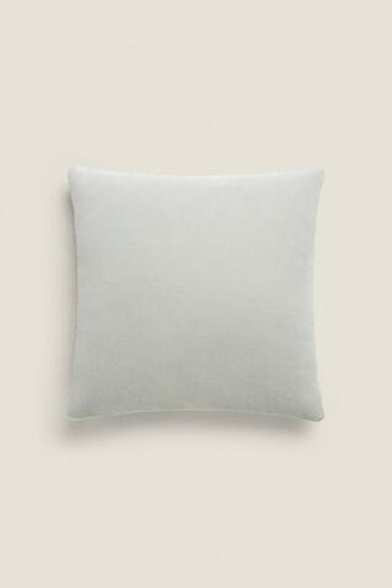 ZARA HOME БАРХАТНЫЙ ЧЕХОЛ ДЛЯ ДЕКОРАТИВНОЙ ПОДУШКИ, СВЕТЛО-СЕРЫЙ