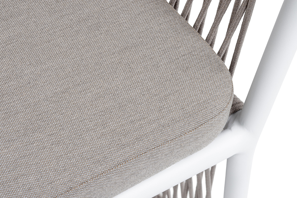 "Романо" стул плетеный из роупа, каркас алюминий белый муар, роуп бежевый круглый, ткань бежевая 15052