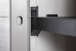 Уличная тумба TOOMAX 2х дверная глубокая WOODY'S XL (2 полки), светло-серый