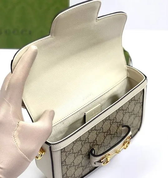 Мини-сумка Gucci Horsebit 1955 бежевый