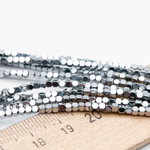 Гематит Многогранник бусины (имитация), цвет серебристый, размер около 2 мм, цена за отрезок 19 см (1/2 нити)