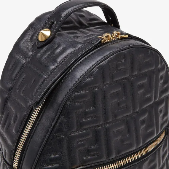 Мини-рюкзак Fendi из кожи с тисненым узором FF черный