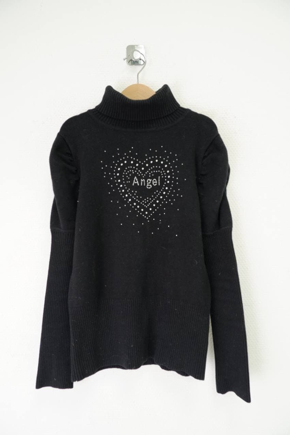 Джемпер с сердечком на 10 лет