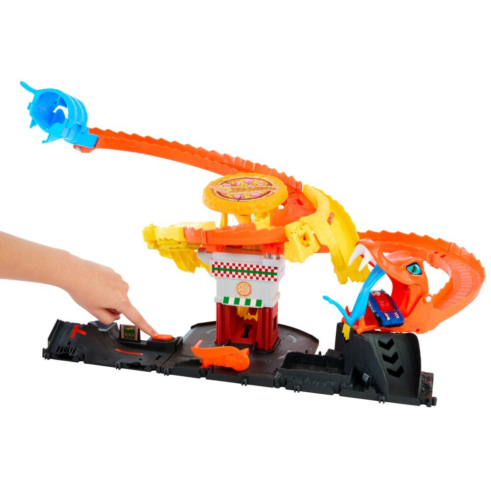 Hot Wheels - Крутящаяся пицца Спиральный автотрек Атака Кобры + машинка HTN81 / артикул   HTN81  / GTIN 194735195121