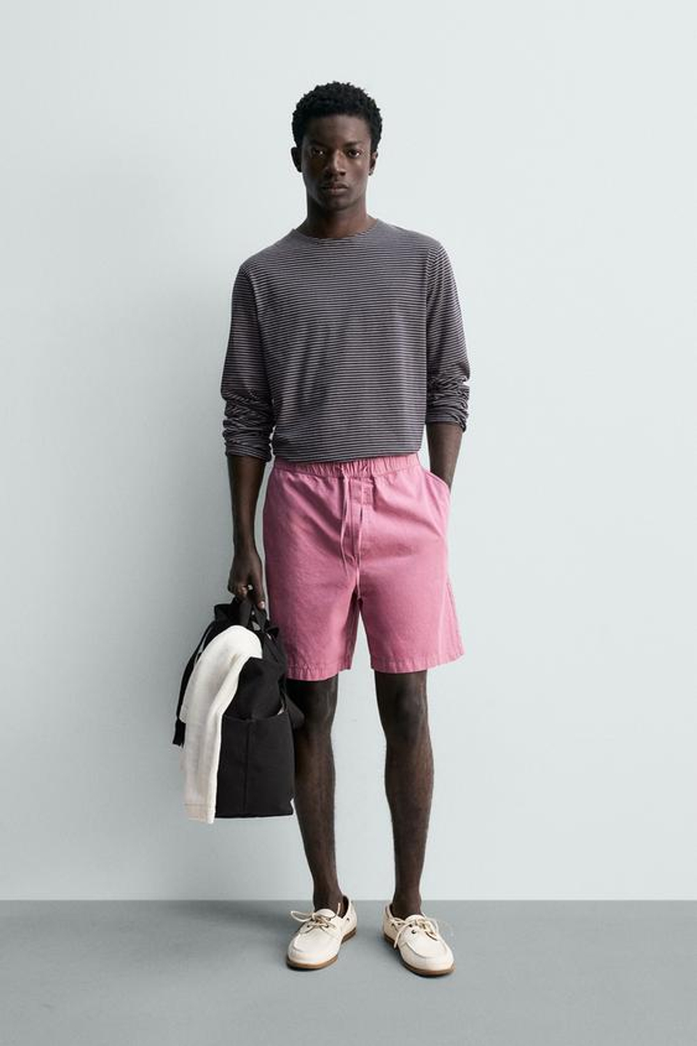 ZARA ШОРТЫ REGULAR FIT С ЭФФЕКТОМ ПОТЕРТОСТИ, РОЗОВЫЙ